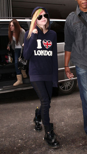 normal_06~5 - February 16 - Leaving Hotel In London