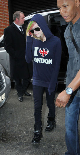 normal_07~3 - February 16 - Leaving Hotel In London