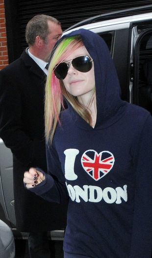 normal_10~3 - February 16 - Leaving Hotel In London