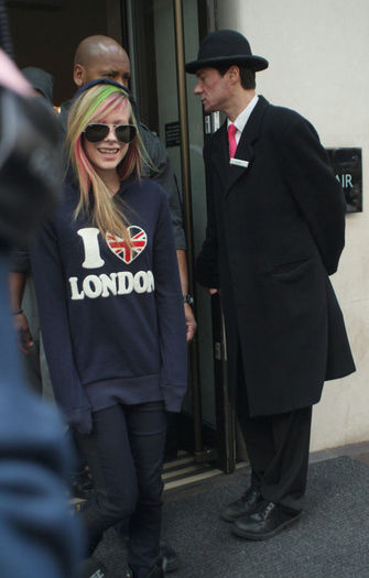normal_14~3 - February 16 - Leaving Hotel In London