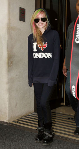 normal_19~1 - February 16 - Leaving Hotel In London