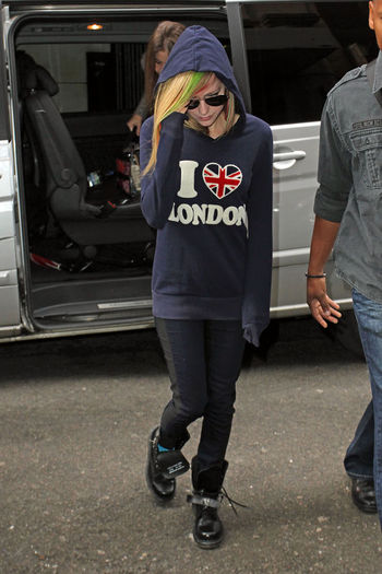 normal_32 - February 16 - Leaving Hotel In London
