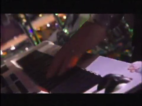 bscap0183 - Avril Lavigne live What the hell at Dick Clarks New Year