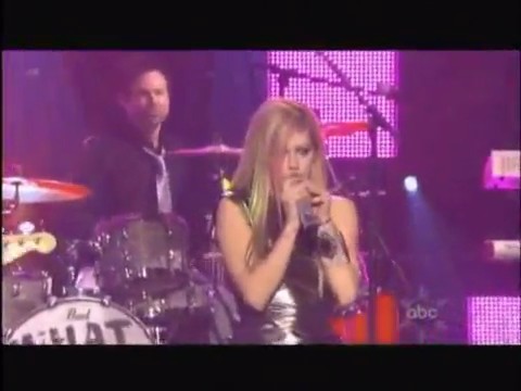 bscap0228 - Avril Lavigne live What the hell at Dick Clarks New Year