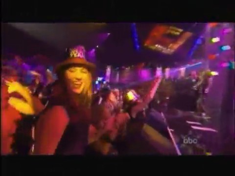 bscap0259 - Avril Lavigne live What the hell at Dick Clarks New Year