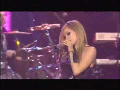 bscap0278 - Avril Lavigne live What the hell at Dick Clarks New Year