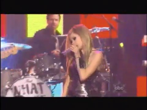 bscap0280 - Avril Lavigne live What the hell at Dick Clarks New Year