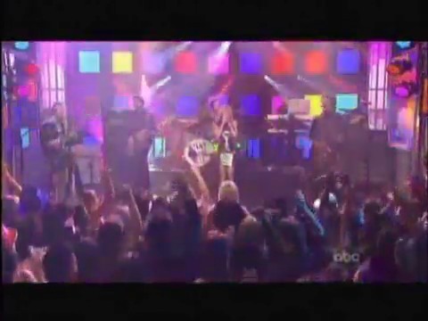 bscap0325 - Avril Lavigne live What the hell at Dick Clarks New Year