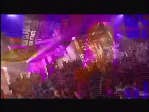 bscap0338 - Avril Lavigne live What the hell at Dick Clarks New Year