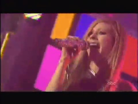 bscap0352 - Avril Lavigne live What the hell at Dick Clarks New Year