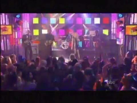 bscap0362 - Avril Lavigne live What the hell at Dick Clarks New Year