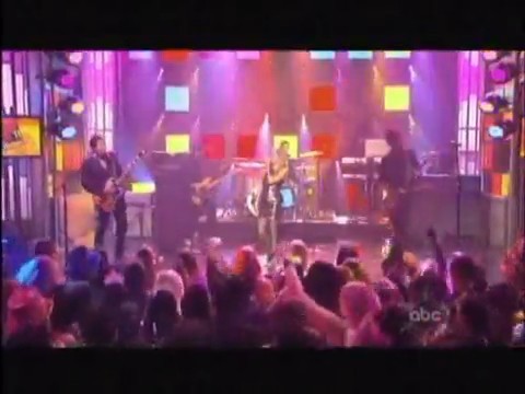 bscap0442 - Avril Lavigne live What the hell at Dick Clarks New Year