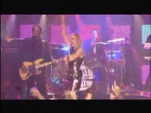 bscap0470 - Avril Lavigne live What the hell at Dick Clarks New Year