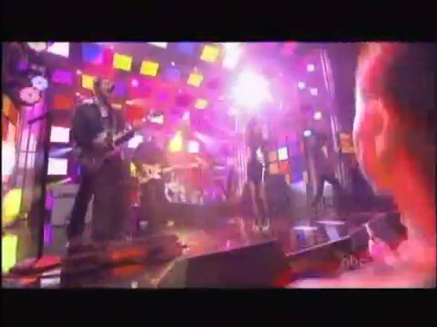 bscap0473 - Avril Lavigne live What the hell at Dick Clarks New Year