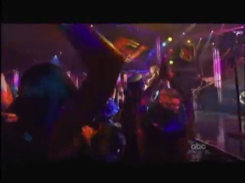 bscap0541 - Avril Lavigne live What the hell at Dick Clarks New Year
