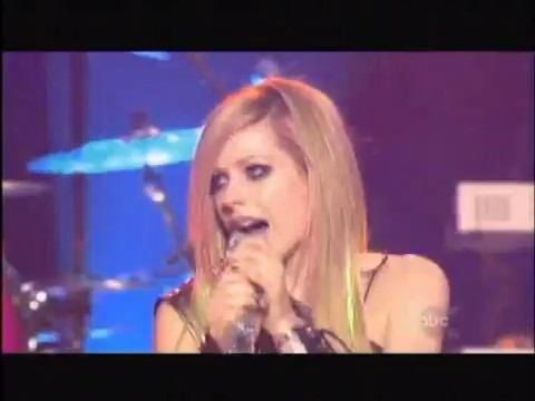 bscap0543 - Avril Lavigne live What the hell at Dick Clarks New Year