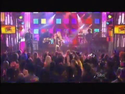 bscap0631 - Avril Lavigne live What the hell at Dick Clarks New Year