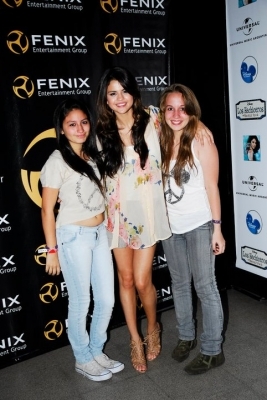 normal_005 - February 4th - Meet N Greet at Argentina Concert