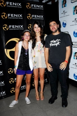 normal_011 - February 4th - Meet N Greet at Argentina Concert
