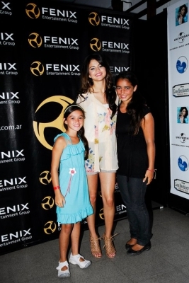 normal_016 - February 4th - Meet N Greet at Argentina Concert