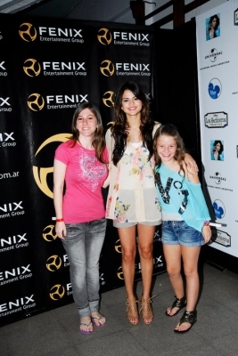 normal_017 - February 4th - Meet N Greet at Argentina Concert