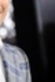 23748804_ANYOVSXNB_006