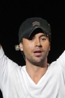 Enrique+Iglesias+KIIS+FM+Jingle+Ball+2010+-T_HeHSpz6Vl_005