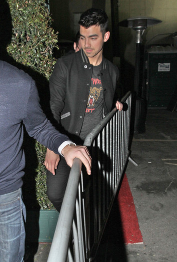 Joe+Jonas+Celebrities+Night+Out+Hollywood+LgXsxtTWBUMl - Celebrities On Night Out In Hollywood
