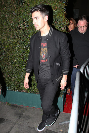 Joe+Jonas+Celebrities+Night+Out+Hollywood+rRb5bHpe5P_l - Celebrities On Night Out In Hollywood