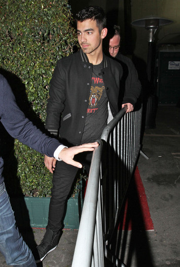 Joe+Jonas+Celebrities+Night+Out+Hollywood+WNDuACrLTIGl