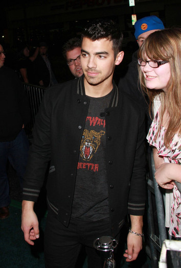 Joe+Jonas+Stars+Music+Box+Theater+iDzrsxHeicRl - Stars at the Music Box Theater