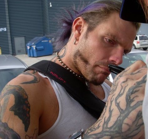 30456_128168167223134_100000898538357_143782_3261295_n - Jeff Hardy