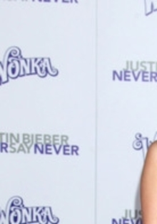 Debby+Ryan+Justin+Bieber+Never+Say+Never+Los+OJf58Dm5jdHl_001 - puzle cu vedete