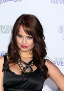 Debby+Ryan+Justin+Bieber+Never+Say+Never+Los+OJf58Dm5jdHl_002 - puzle cu vedete