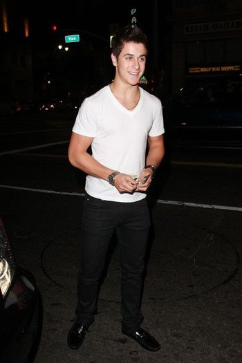 168354_111013165642749_108464925897573_83763_5628099_n