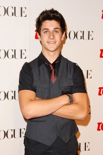 180546_111012828976116_108464925897573_83752_1464876_n - David Henrie