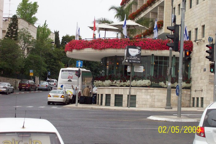 ISRAEL CARTIER DE OAMENI INSTARITI CU VEGETATIE DIN IERUSALIM-ISRAEL. - ISRAEL TARA SFANTA