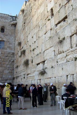 EVREI LA ZIDUL PLANGERII (Small)