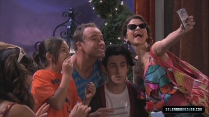 normal_selena-gomez-0098 - Wizards of Waverly Place Season 4 Dancing with Angels Screencaps
