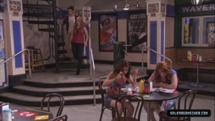 normal_selena-gomez-0100 - Wizards of Waverly Place Season 4 Dancing with Angels Screencaps