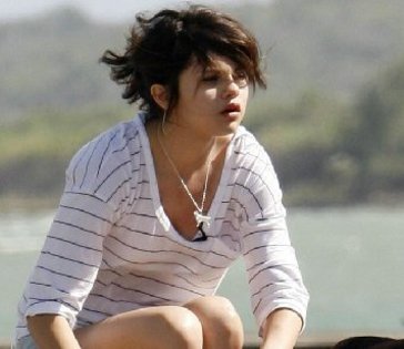 155741_138636879525323_119049044817440_183912_3571231_n - Selena Gomez