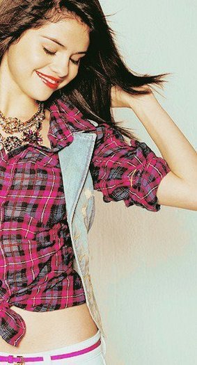 33813_146211135434564_119049044817440_225996_6534994_n - Selena Gomez