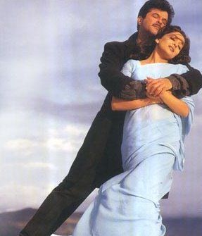 11524849_gal - Madhuri Dixit