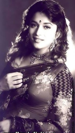Sexy-Madhuri-Dixit-Photos