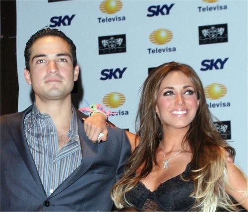 Presentacion RBD la Familia 2 - Anahi si Alfonso
