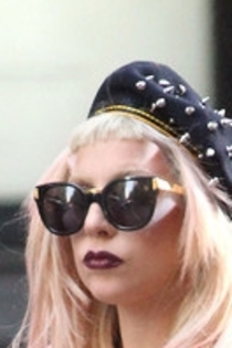Lady+Gaga+Lady+Gaga+Leaves+Manhattan+Recording+q6Ztw4YHg_vl_002