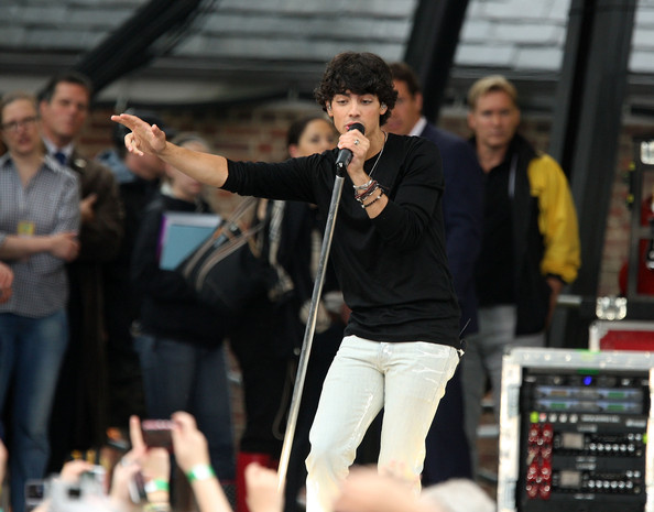 Jonas+Brothers+Perform+ABC+Good+Morning+America+5Tk1mdGdCnal - The Jonas Brothers Perform On ABC s Good Morning America