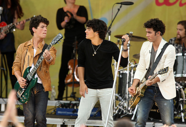 Jonas+Brothers+Perform+ABC+Good+Morning+America+DIQ6CJCI27Yl