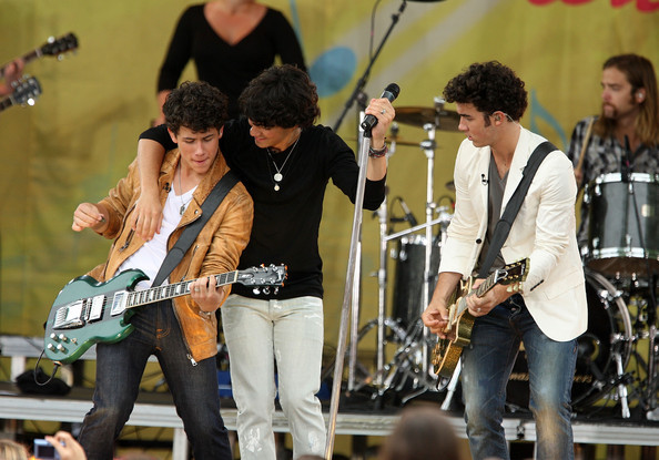 Jonas+Brothers+Perform+ABC+Good+Morning+America+gTPj07I49LAl - The Jonas Brothers Perform On ABC s Good Morning America