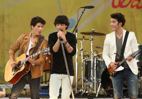 Jonas+Brothers+Perform+ABC+Good+Morning+America+LYNzgumUw6Bl - The Jonas Brothers Perform On ABC s Good Morning America